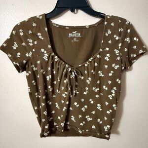 Hollister brown floral baby tee